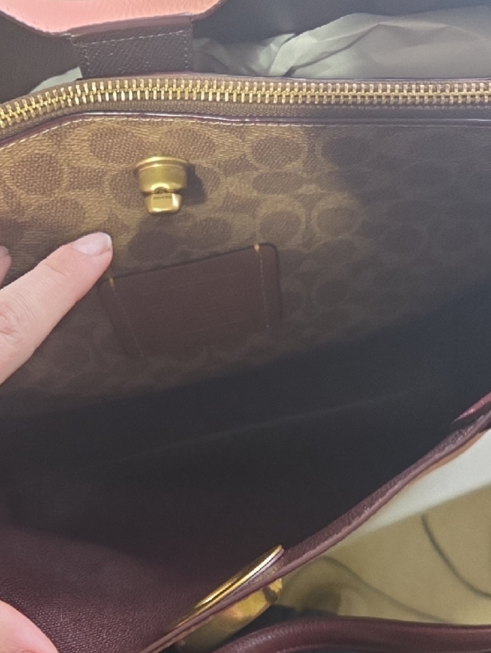 Coach Willow Pink Two-Tone Tote Bag with Turn-Lock Closure - Picture 6 of 11
